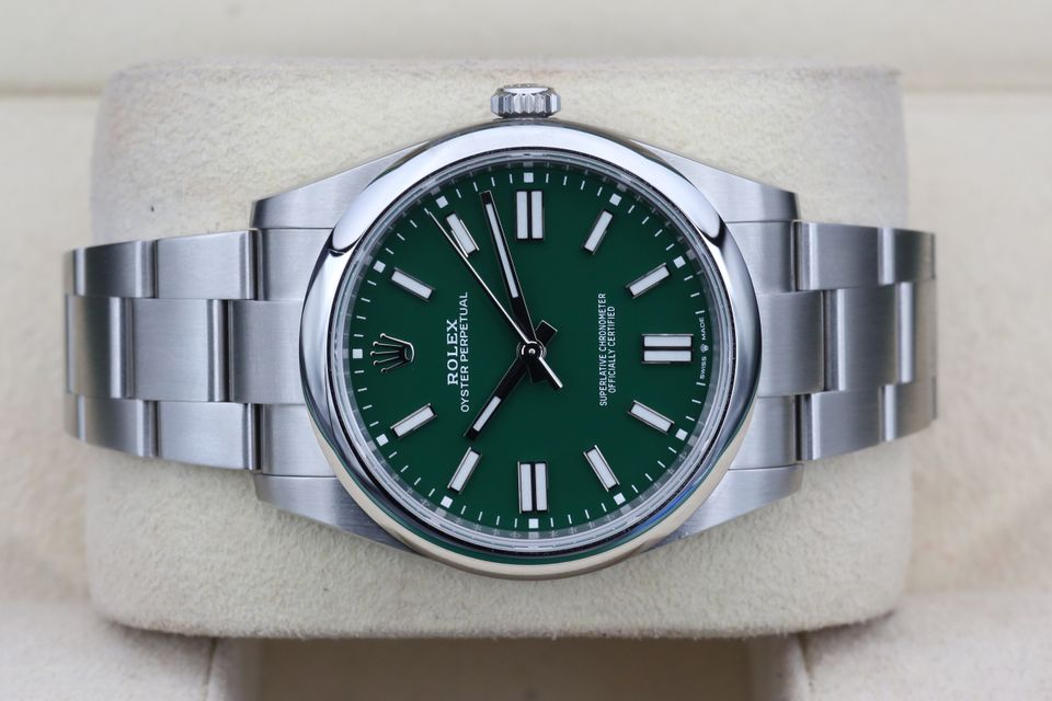 Rolex Oyster Perpetual 124300 Image 6
